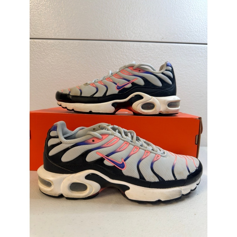 Nike‎ Air Max Plus TN GS Wolf Grey Black Hyper Pink 7Y #2411